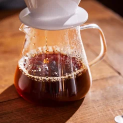 Tchibo Glaskaraffe, Borosilikatglas, Deckel, Hitzebeständig, 600ml -Küchenwaren Geschäft 0f6e5c460f446413efcab9ae315f684d