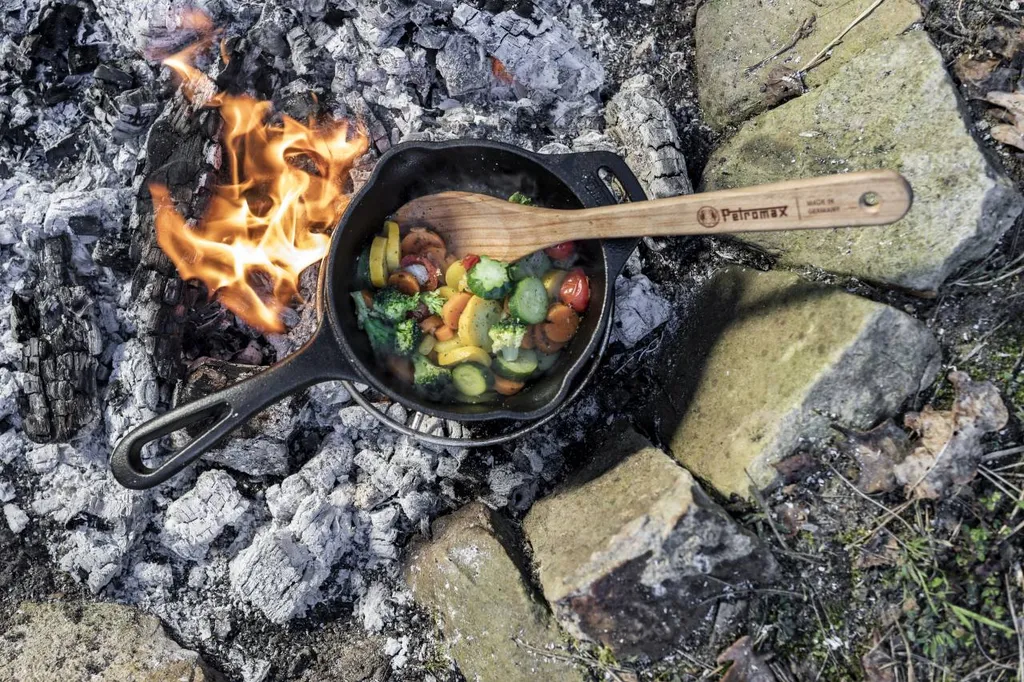Petromax Kasserolle KR2 - Gusseisen - Feuertopf - Mit Deckel - 2 Liter Fassung - Mit Stiel 16 Petromax Kasserolle KR2 - Gusseisen - Feuertopf - Mit Deckel - 2 Liter Fassung - Mit Stiel – Bild 14