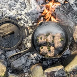 Petromax Kasserolle KR2 - Gusseisen - Feuertopf - Mit Deckel - 2 Liter Fassung - Mit Stiel 26 Petromax Kasserolle KR2 - Gusseisen - Feuertopf - Mit Deckel - 2 Liter Fassung - Mit Stiel -Küchenwaren Geschäft 3cd7be1fa9b44ee949faa5827498d049