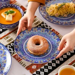 Vancasso Tafelservice Porzellan, Mandala 16 Teiliges Essgeschirr Kombiservice, Handbemaltes Geschirrset Für 4 Personen, Böhmischer Stil 15 Vancasso Tafelservice Porzellan, Mandala 16 Teiliges Essgeschirr Kombiservice, Handbemaltes Geschirrset Für 4 Personen, Böhmischer Stil -Küchenwaren Geschäft 5f22794ef3ef554c4f82b95de141815c