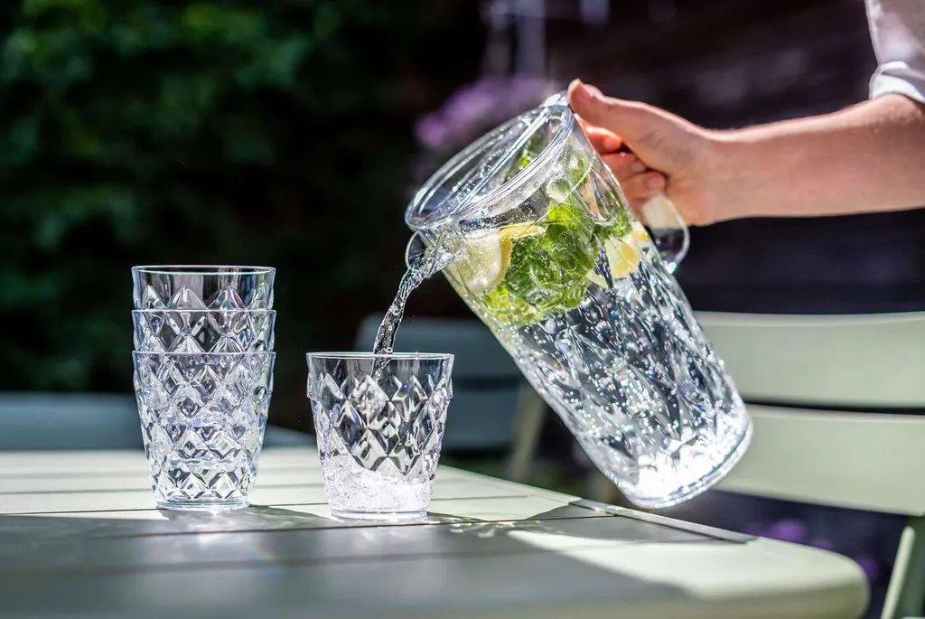 Koziol - Kristallkaraffe 1,6 Liter Mit 4 Tassen à 250 Ml 7 Koziol - Kristallkaraffe 1,6 Liter Mit 4 Tassen à 250 Ml – Bild 6