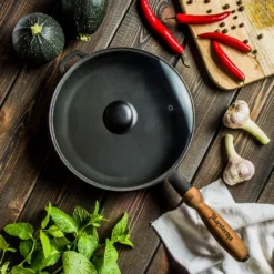 Gusspfanne Ø 24 Cm Mit DECKEL Bratpfanne Gusseisen MAYSTERNYA IRON WOOD 9 Gusspfanne Ø 24 Cm Mit DECKEL Bratpfanne Gusseisen MAYSTERNYA IRON WOOD -Küchenwaren Geschäft 6fcd8249e51f85da48e3c8cf4b2941cb