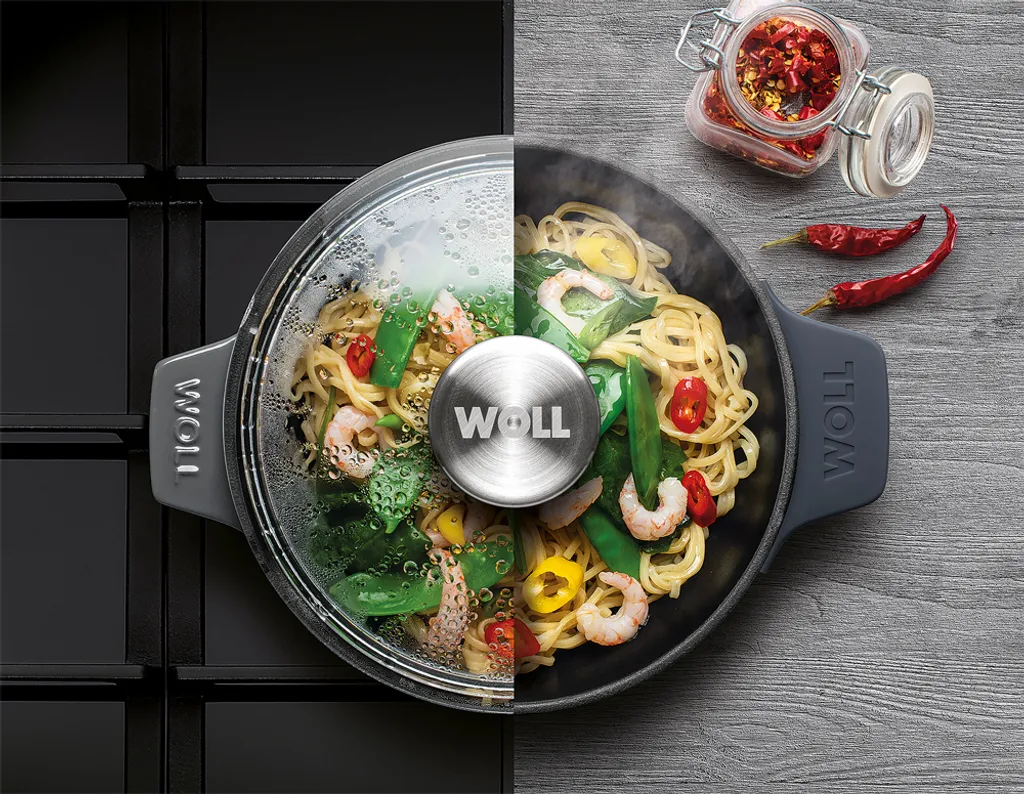 Woll IRON, Servierpfanne Rund Mit Glasdeckel Und Silikongriff, 20 Cm, 5.5 Cm Hoch, Chili Red 5 Woll IRON, Servierpfanne Rund Mit Glasdeckel Und Silikongriff, 20 Cm, 5.5 Cm Hoch, Chili Red – Bild 3