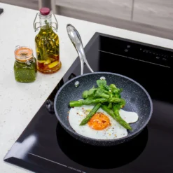 EAZIGLIDE Bratpfanne 20+28cm 2teilig -Küchenwaren Geschäft 721c4cad3d4687b99bf5999c9db681d3