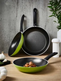 GSW Pfannen-Set Nova 3-tlg. Grün, Aluminium, Kunststoff, Bratpfanne ø Ca. 20 X H 4,2cm / ø Ca. 24 X H 4,4cm / ø Ca. 28 X H 4,8cm 15 GSW Pfannen-Set Nova 3-tlg. Grün, Aluminium, Kunststoff, Bratpfanne ø Ca. 20 X H 4,2cm / ø Ca. 24 X H 4,4cm / ø Ca. 28 X H 4,8cm -Küchenwaren Geschäft 8f5ea3397e0a1883b47edc96b49321b5