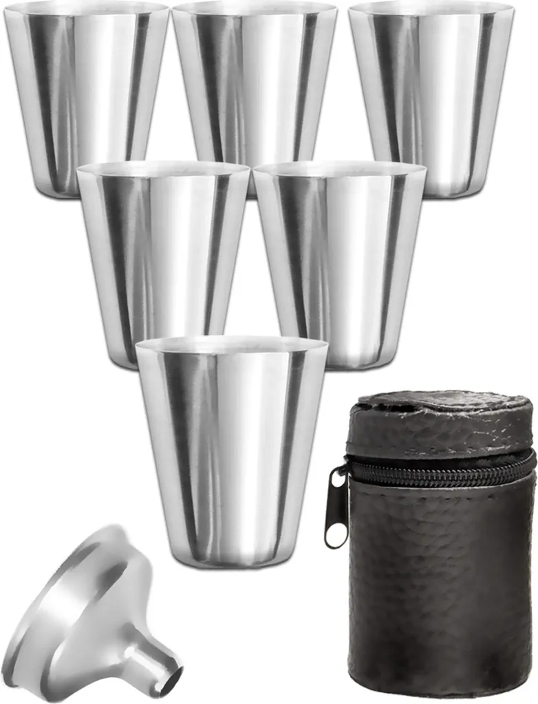 Outdoor Saxx® - 8-Teiliges Edelstahl-Becher Set, 6 Unzerbrechliche Schnaps-Becher, Schnaps-Gläser Aus Metall, Metall-Becher Mit Einfüll-Trichter Und Leder-Tasche, Ideales Flachmann-Zubehör 3 Outdoor Saxx® - 8-Teiliges Edelstahl-Becher Set, 6 Unzerbrechliche Schnaps-Becher, Schnaps-Gläser Aus Metall, Metall-Becher Mit Einfüll-Trichter Und Leder-Tasche, Ideales Flachmann-Zubehör