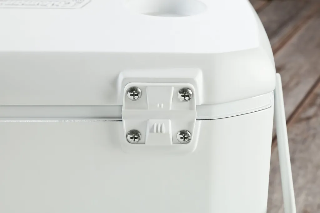 Coleman Xtreme Marine 26 L Kühlbox Weiß Hohe Kühlleistung Stabiler Tragegriff 5 Coleman Xtreme Marine 26 L Kühlbox Weiß Hohe Kühlleistung Stabiler Tragegriff – Bild 3