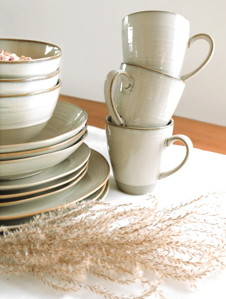 Mäser 931371 Nottingham Vintage Tafel-Service Für 4 Personen Mit Speiseteller Und Suppenteller Im Retro-Look, Steinzeug, Beige, 8-teilig (1 Set) 6 Mäser 931371 Nottingham Vintage Tafel-Service Für 4 Personen Mit Speiseteller Und Suppenteller Im Retro-Look, Steinzeug, Beige, 8-teilig (1 Set) – Bild 4