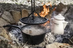 Petromax Kasserolle KR2 - Gusseisen - Feuertopf - Mit Deckel - 2 Liter Fassung - Mit Stiel 36 Petromax Kasserolle KR2 - Gusseisen - Feuertopf - Mit Deckel - 2 Liter Fassung - Mit Stiel -Küchenwaren Geschäft d3233ca67fee65e9af8064dadb4a9ff9