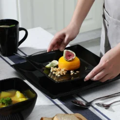 Vancasso Tafelservice »SOHO« 16-tlg. Porzellan Teller Set, Kombiservice Tafelset Mit Kaffeetassen, Müslischalen, Schwarz 11 Vancasso Tafelservice »SOHO« 16-tlg. Porzellan Teller Set, Kombiservice Tafelset Mit Kaffeetassen, Müslischalen, Schwarz -Küchenwaren Geschäft f41fcc1da29a1a916ab12df182c42ce8